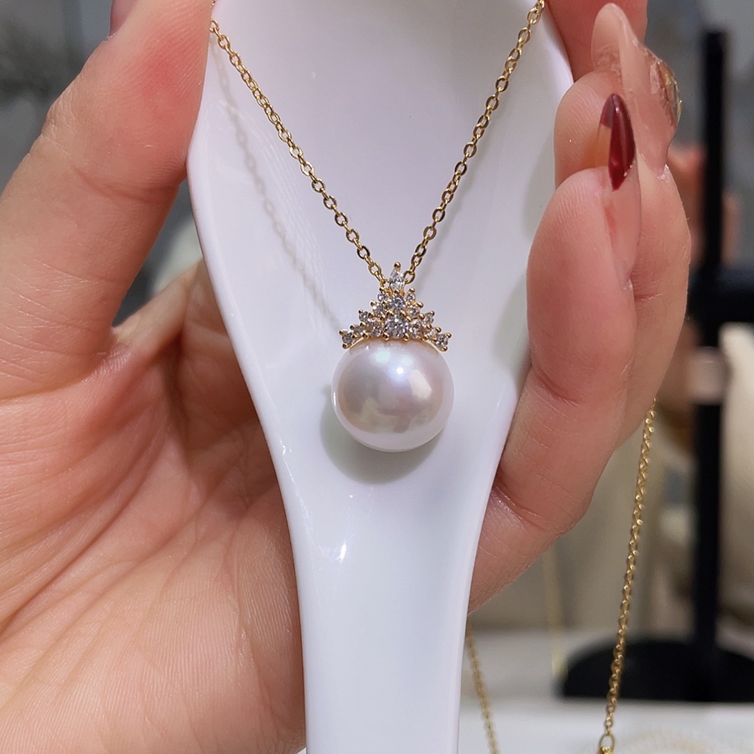 淡水珍珠颈饰18K金镶嵌