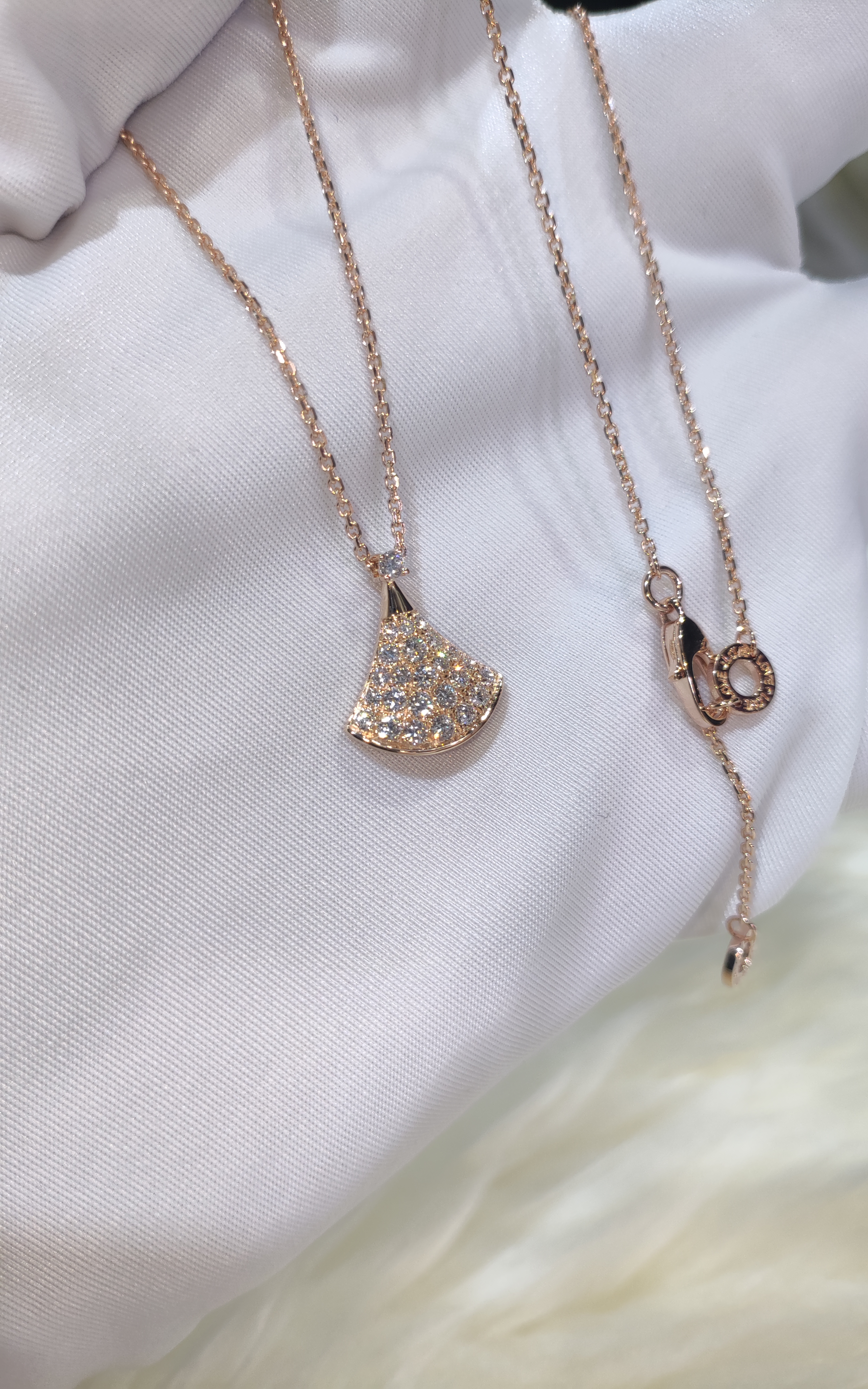 实验室培育钻石【宝丽亚】18K玫瑰金小裙子满钻项链  约5.3-5.5克