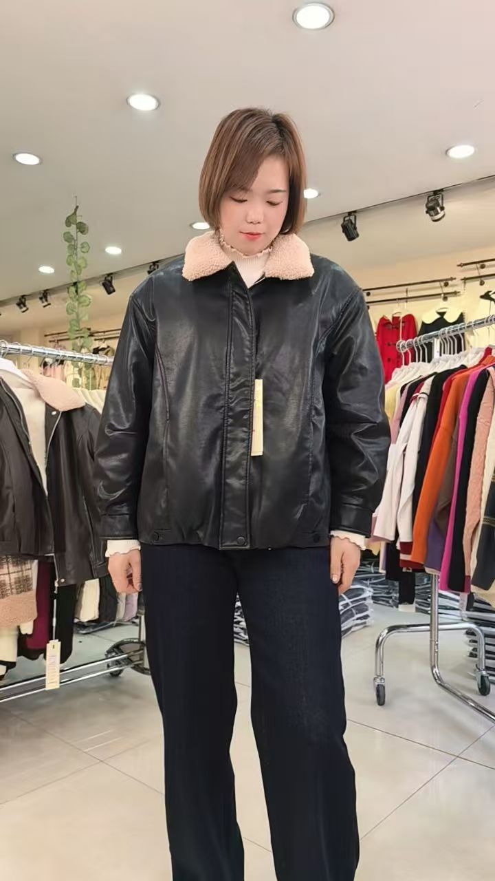 加绒大码短款翻领时尚百搭皮外套皮衣
