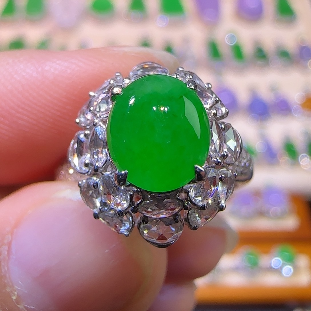 翡翠18K金镶嵌戒指