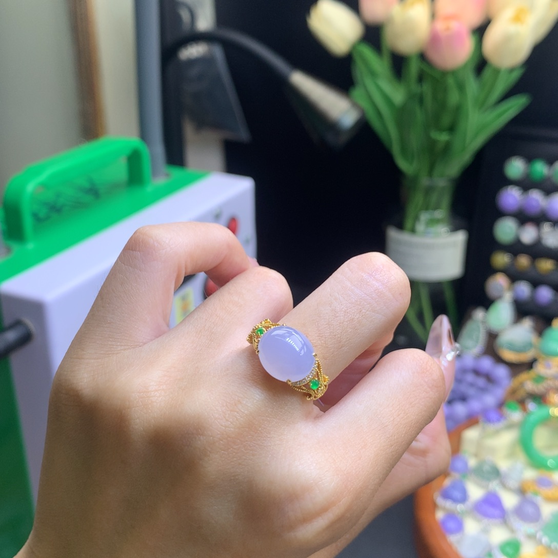 翡翠18K金镶嵌颈饰