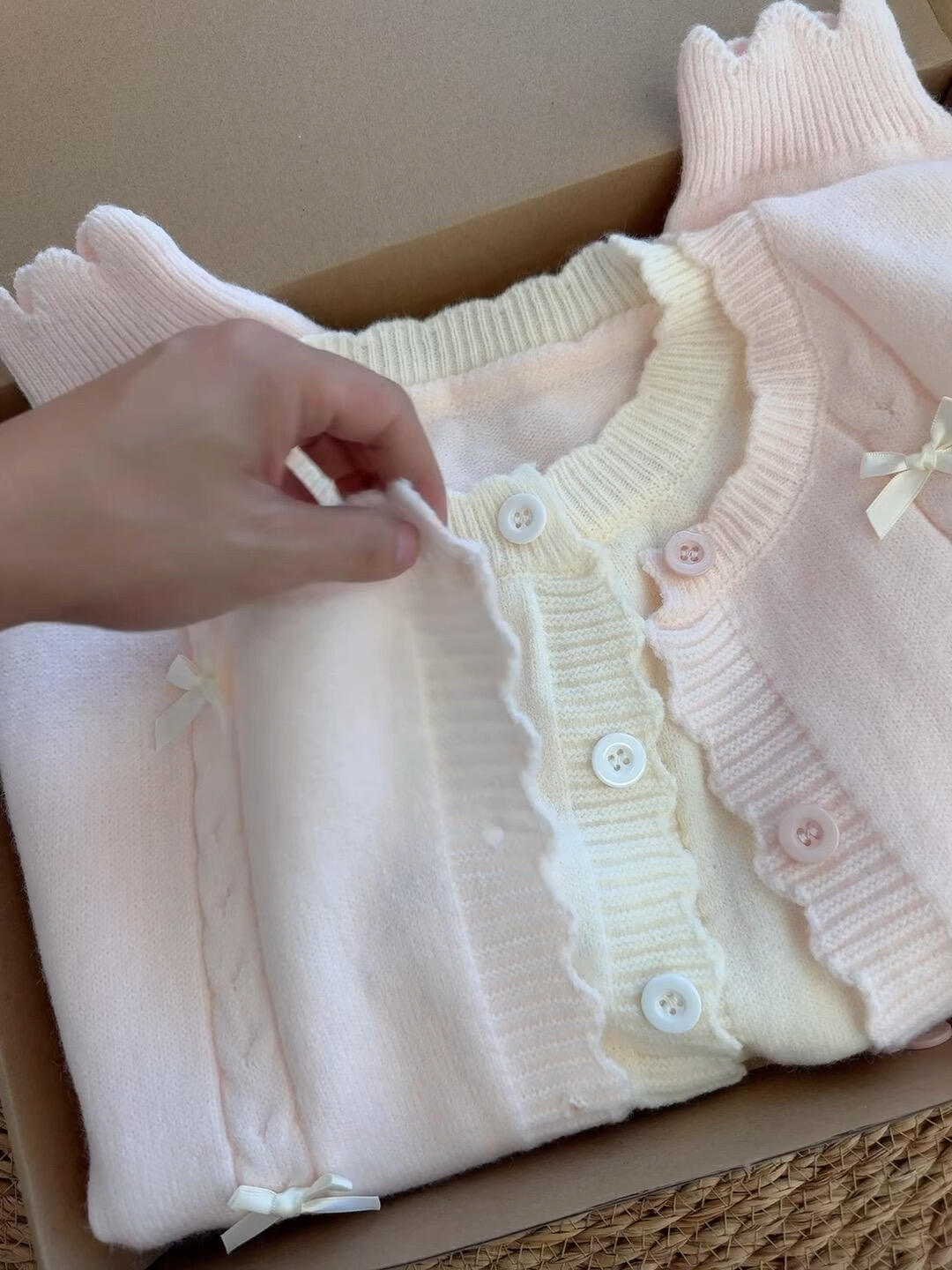 韩系假两件粉色上衣女秋冬巨好看慵懒风蝴蝶结针织衫开衫毛衣外套