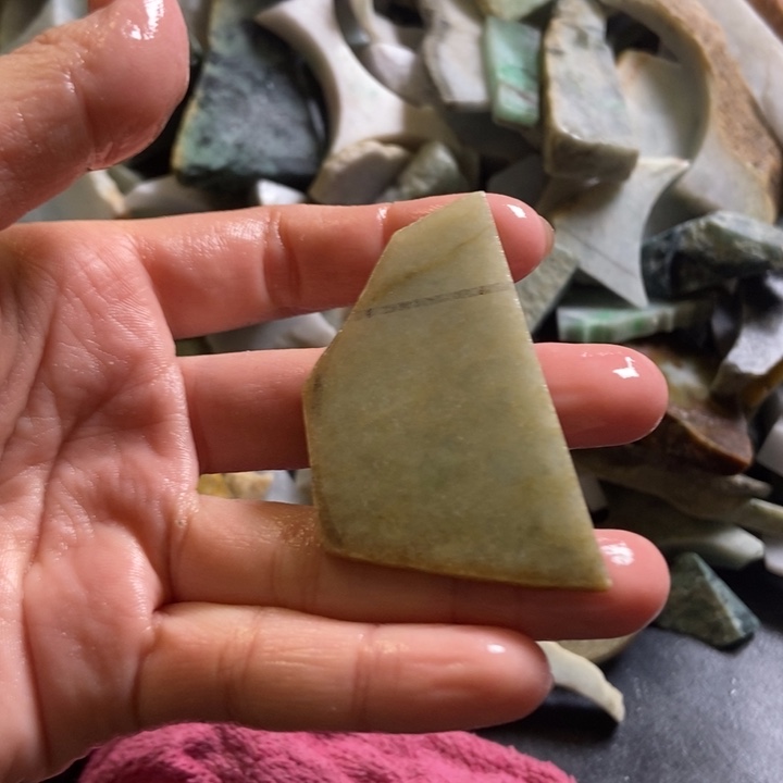 翡翠颈饰未镶嵌天然翡翠