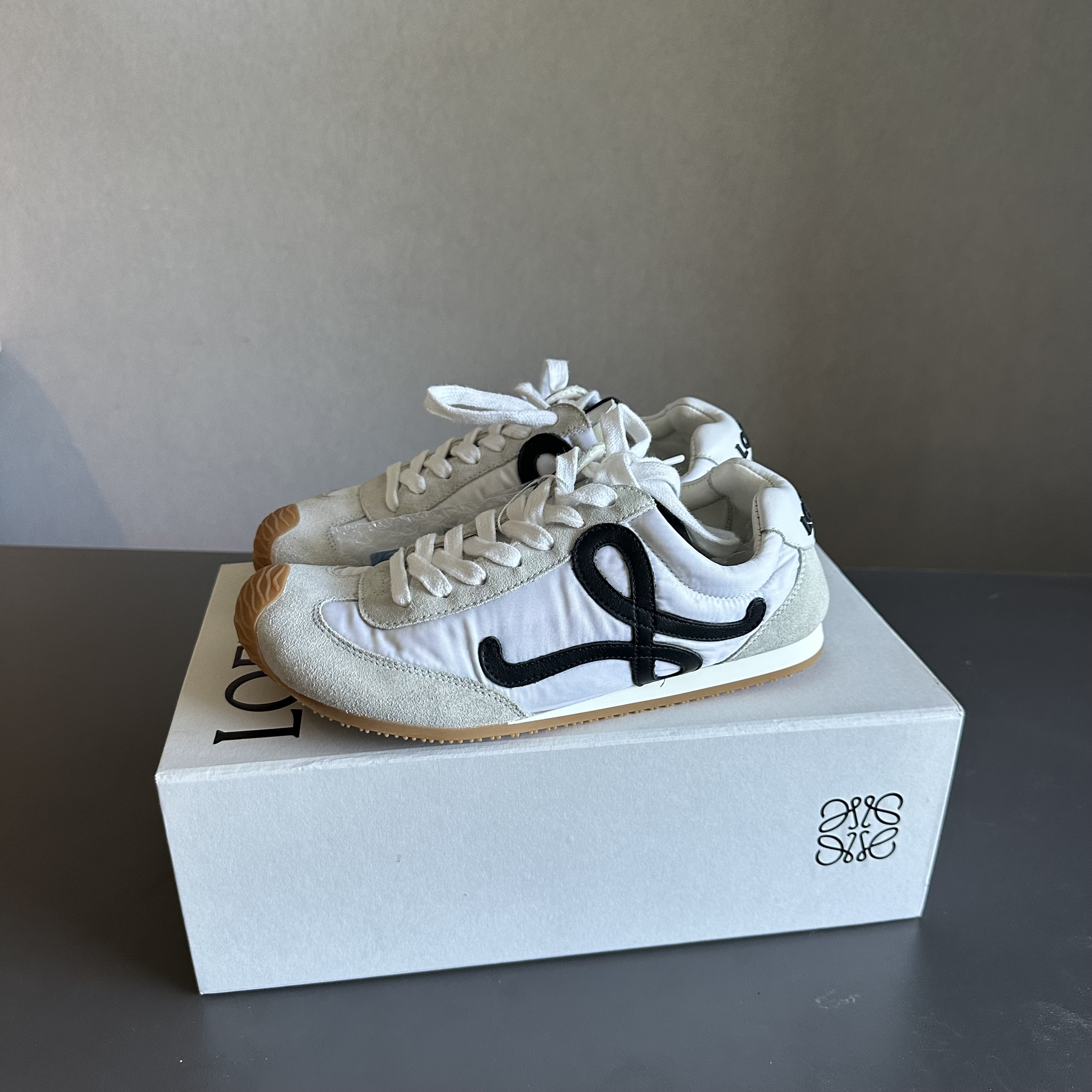 99新 LOEWE/罗意威 白色芭蕾舞鞋德训37码原盒配件