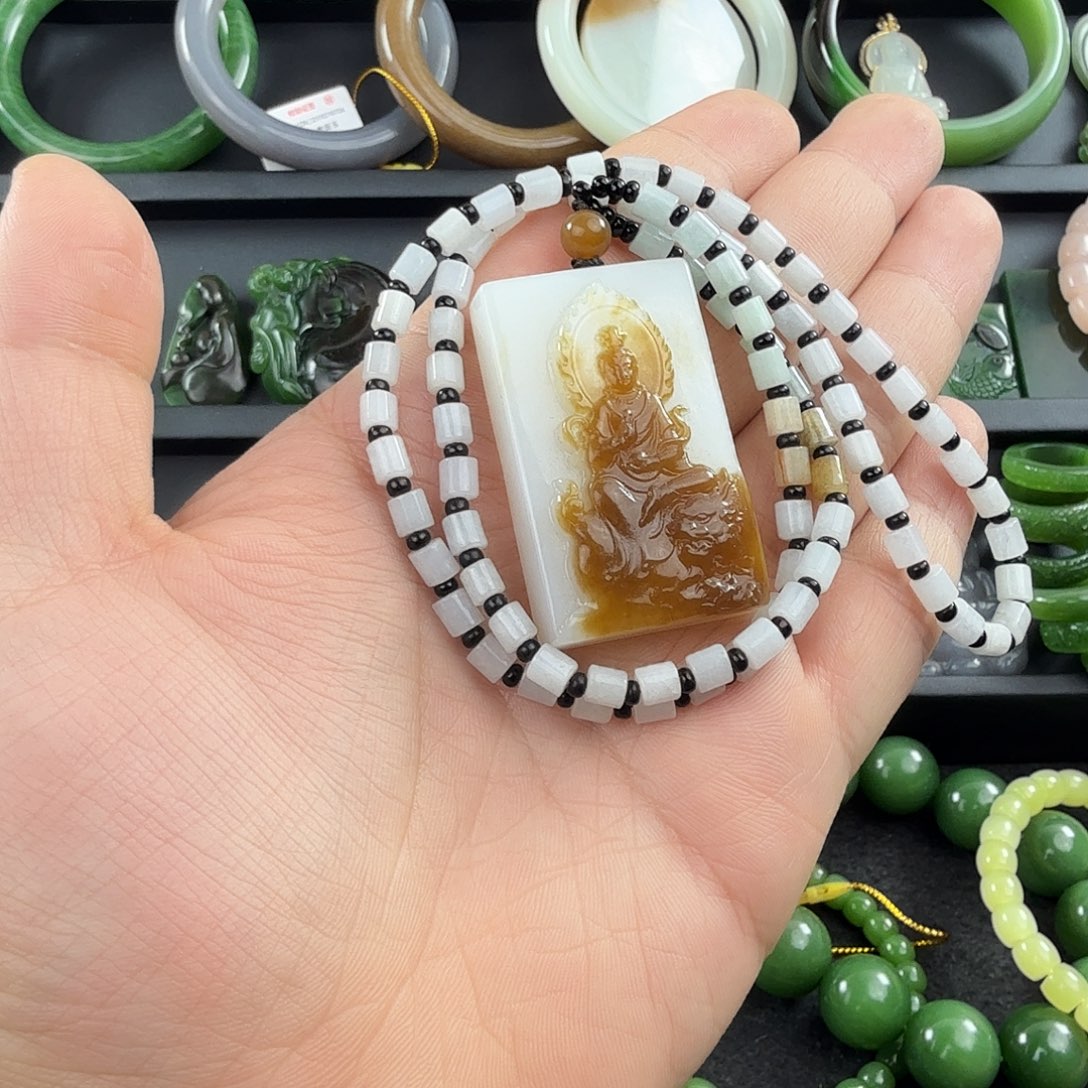 和田玉（糖玉）未镶嵌颈饰