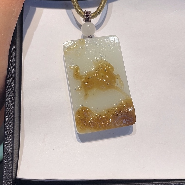 和田玉未镶嵌颈饰和田挂件