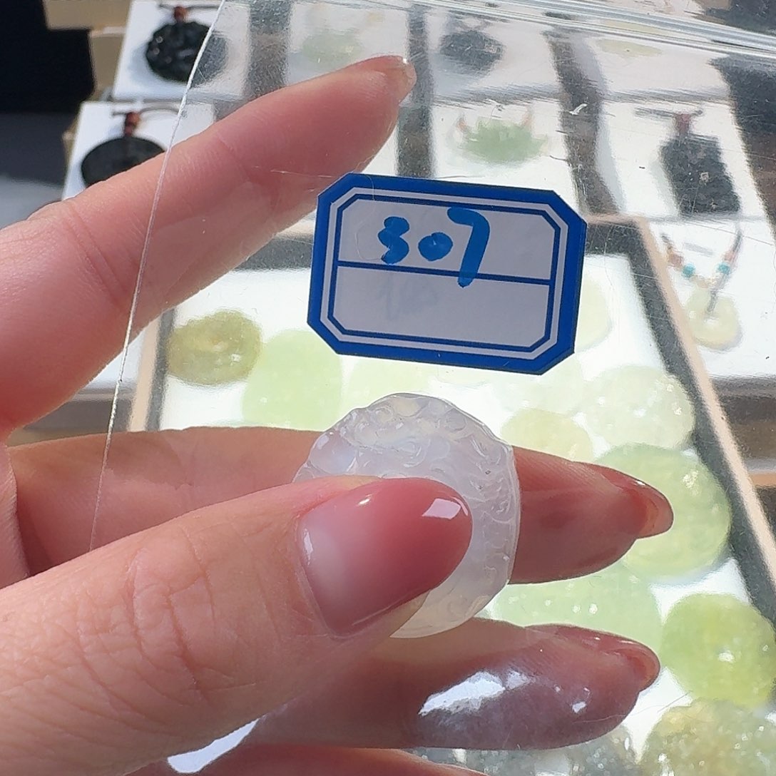 蛇纹石玉颈饰合金精美礼品