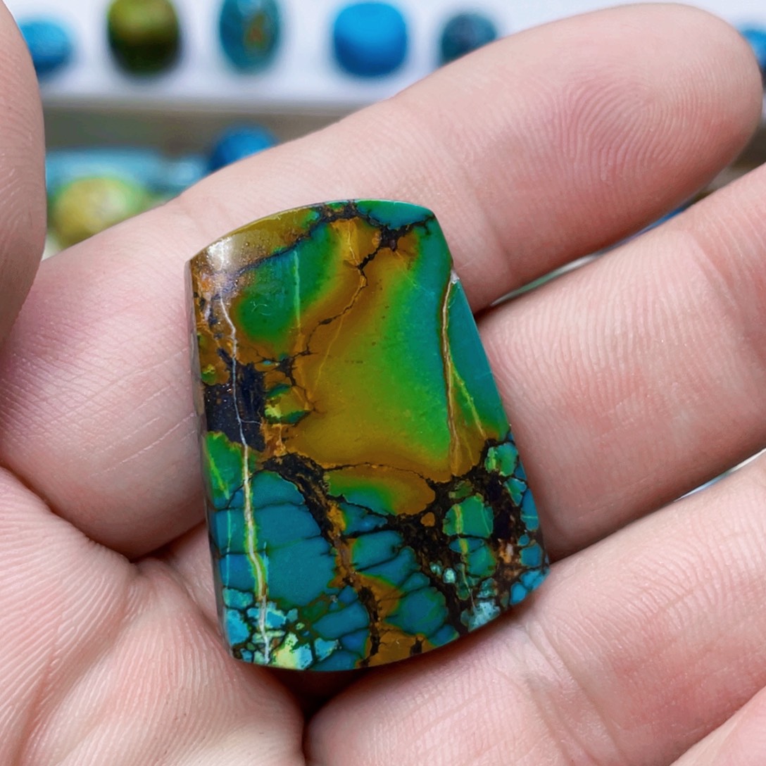 绿松石未镶嵌饰品