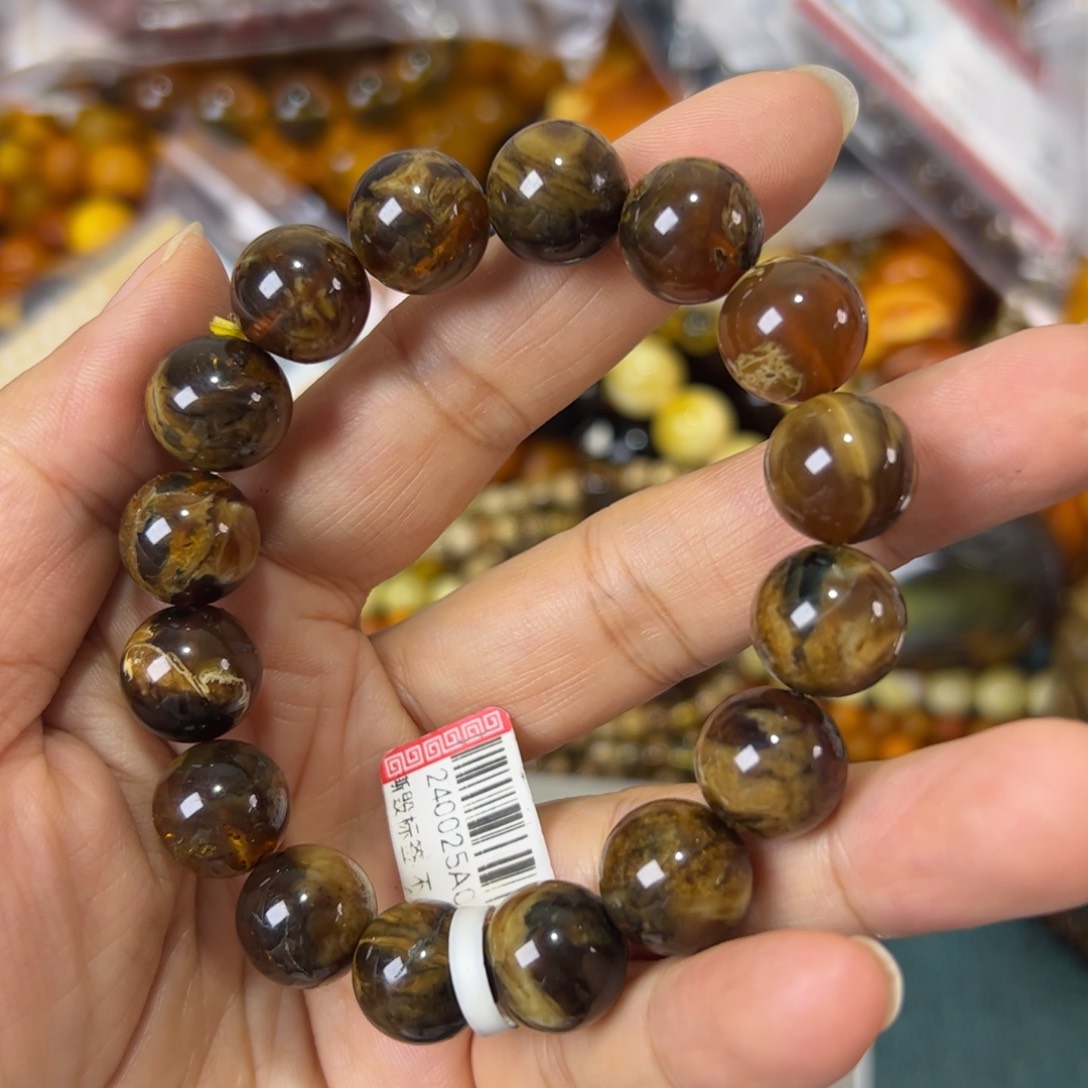 未镶嵌琥珀珠宝奇石262