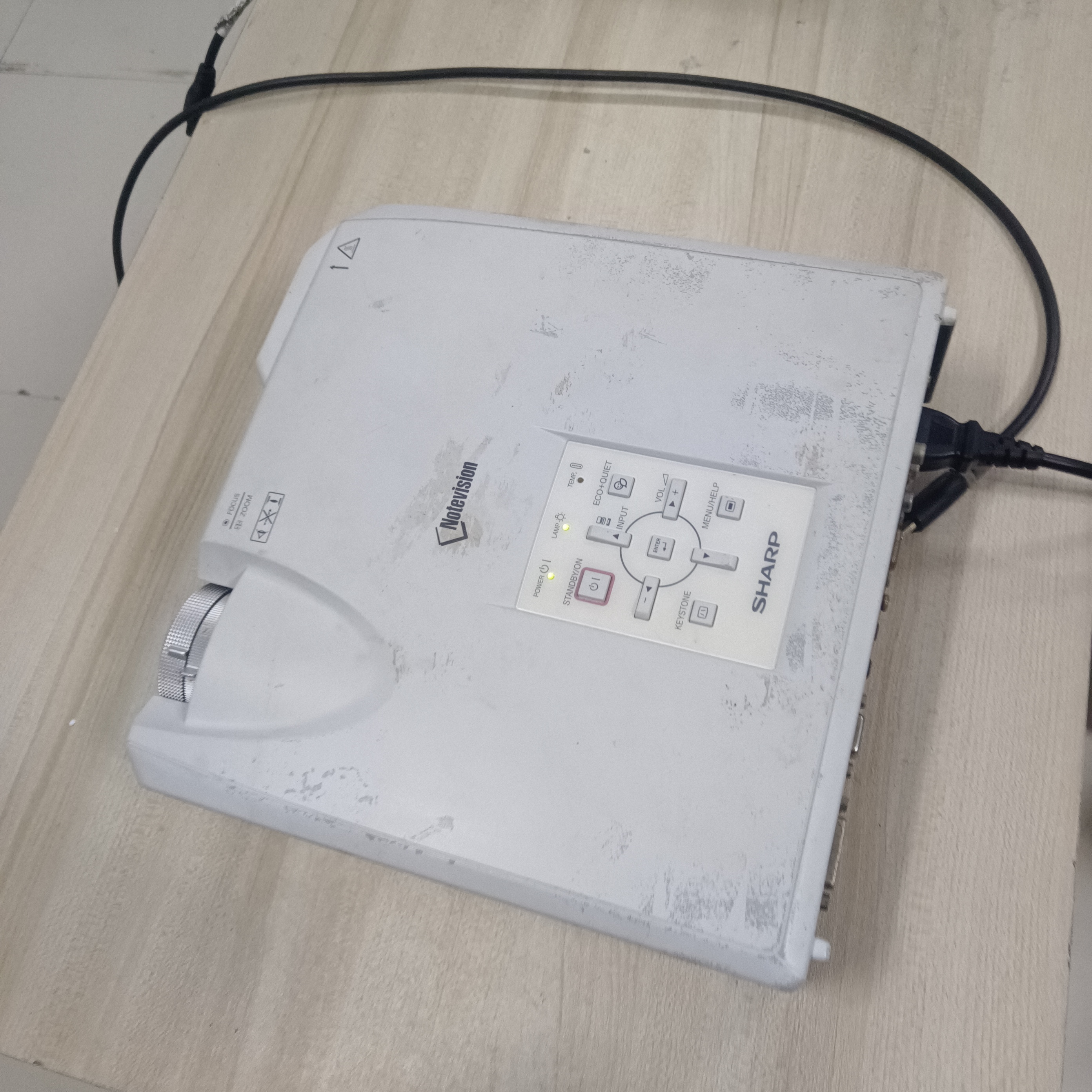 9新 Sharp/夏普 二手夏普投影仪运费自理