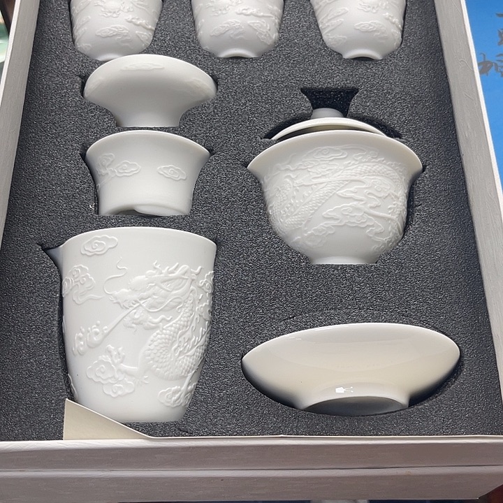 孤品茶具套装等。        