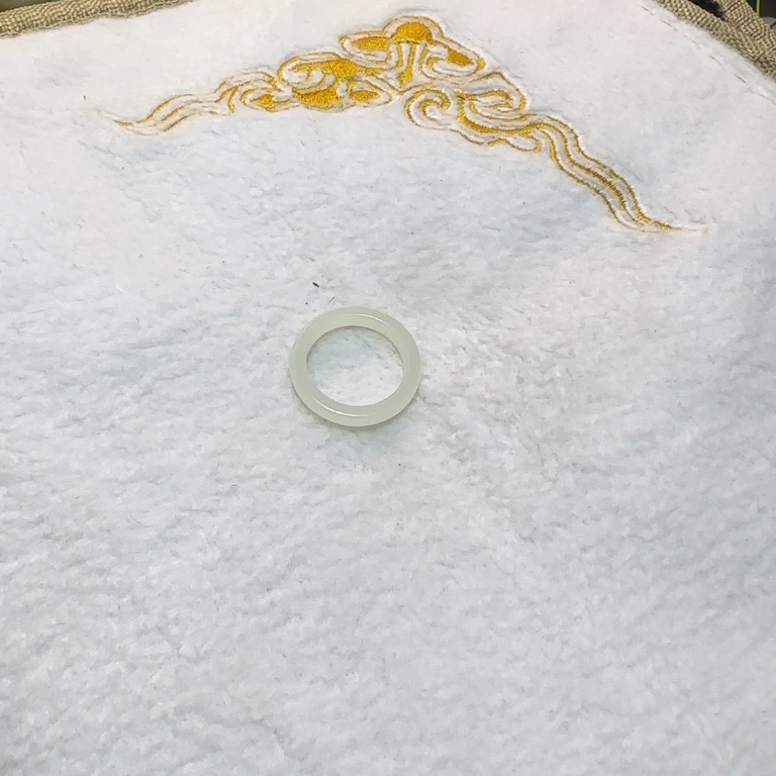 浅***夏和田玉未镶嵌戒指