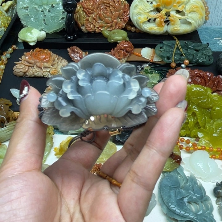 拉***姆蛇纹石玉未镶嵌颈饰