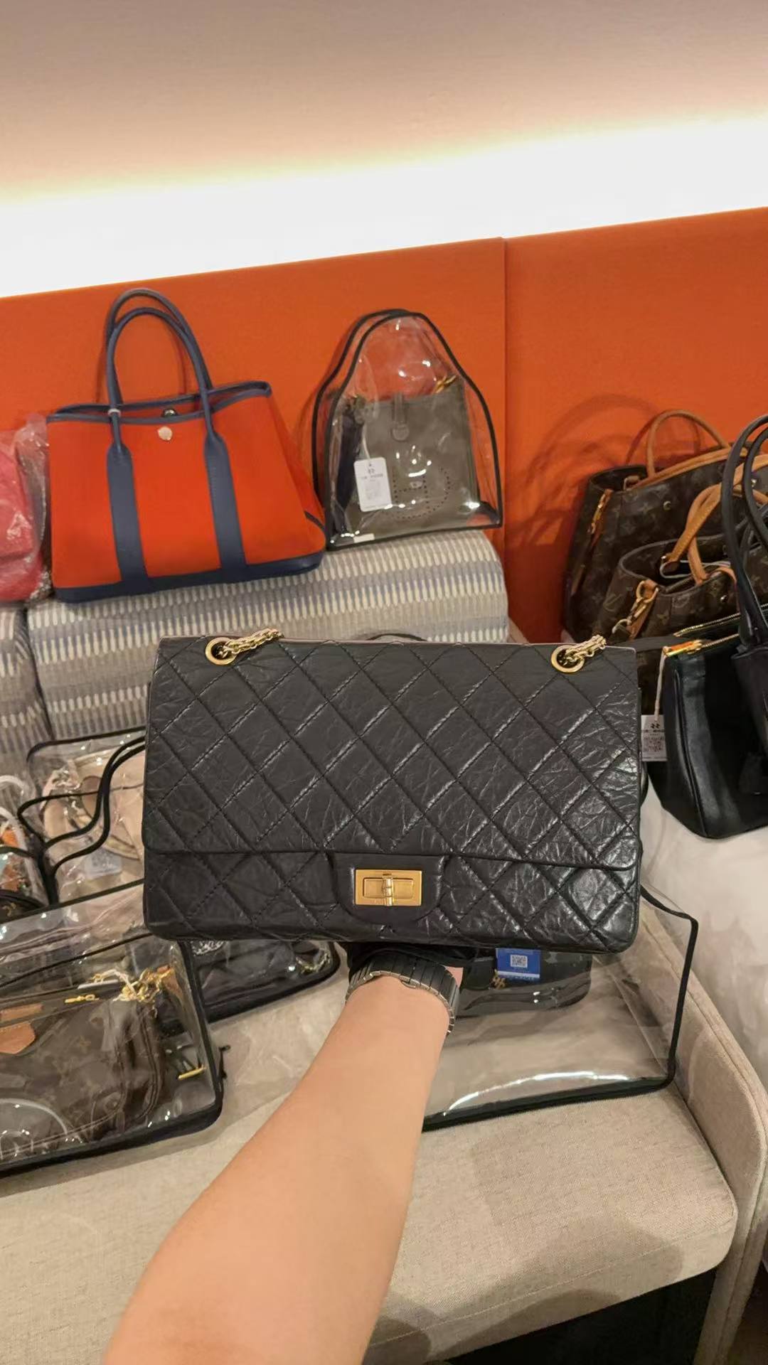 99新 Chanel/香奈儿  2.55中号黑金单肩斜跨包/云海包展放大漏