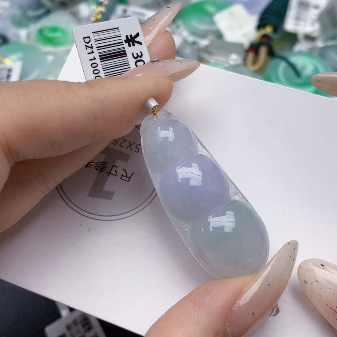 颈饰18K金镶嵌翡翠