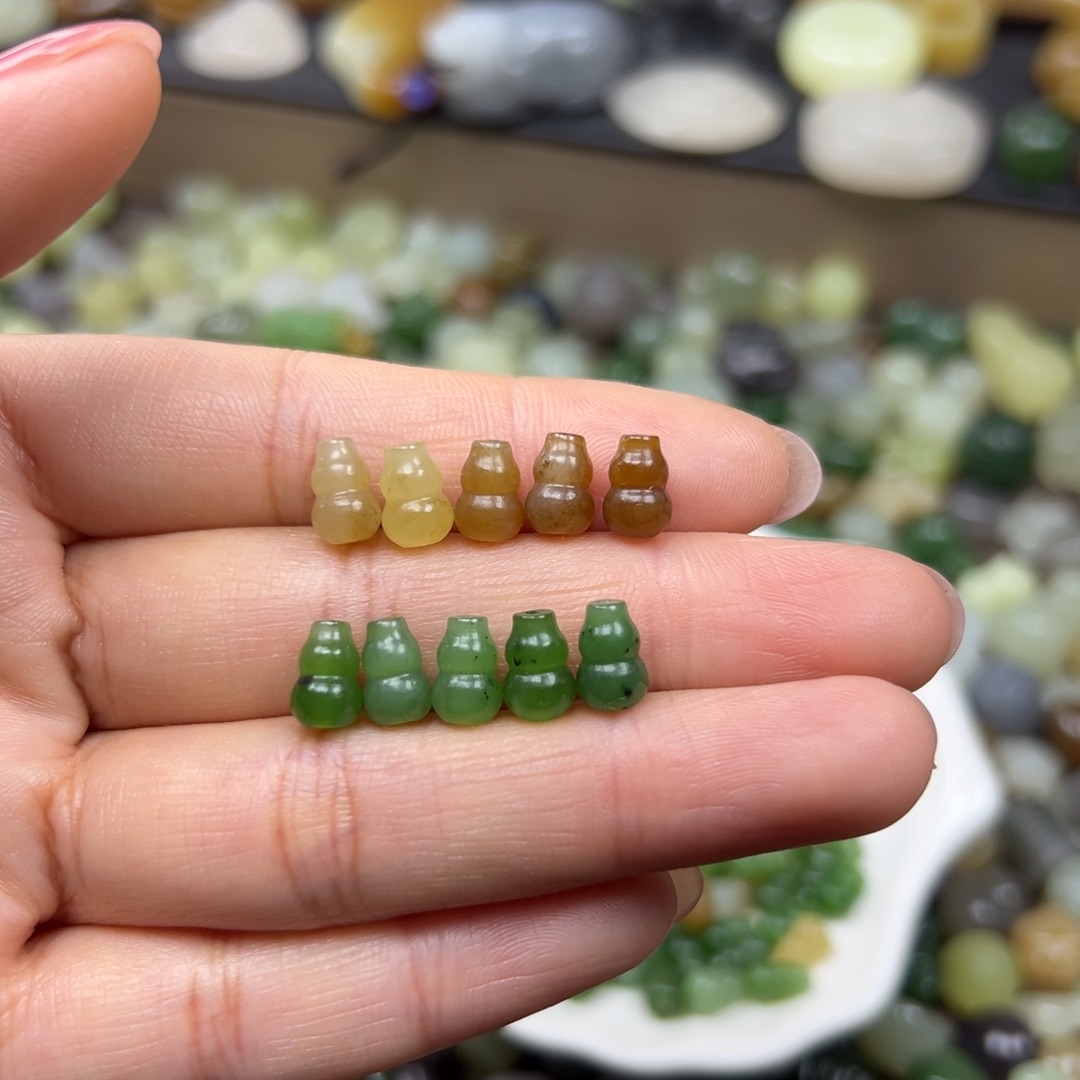 和田玉未镶嵌颈饰19.9一个多样性发其一