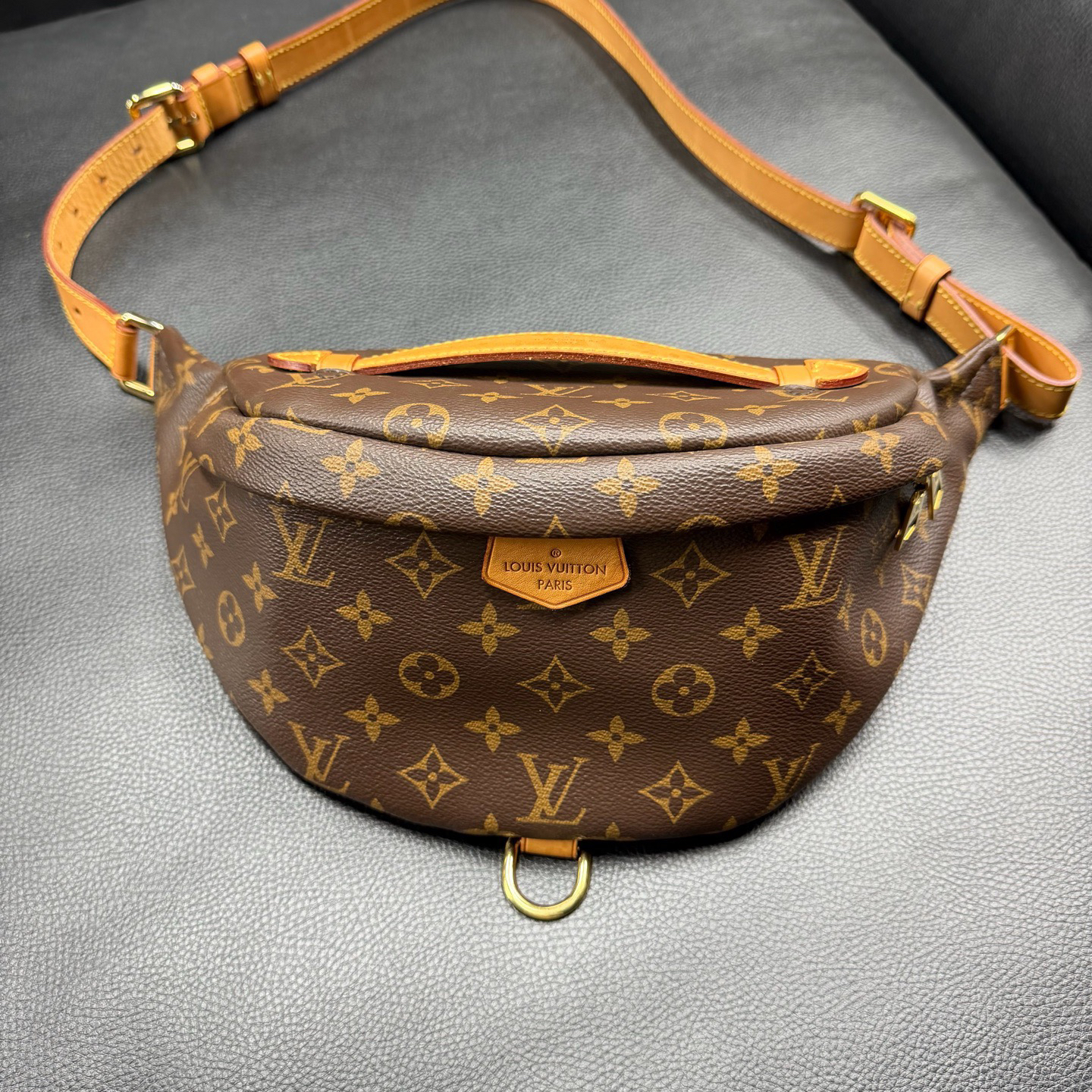 95新 LouisVuitton/路易威登 捐金沉珠/bumbag胸包