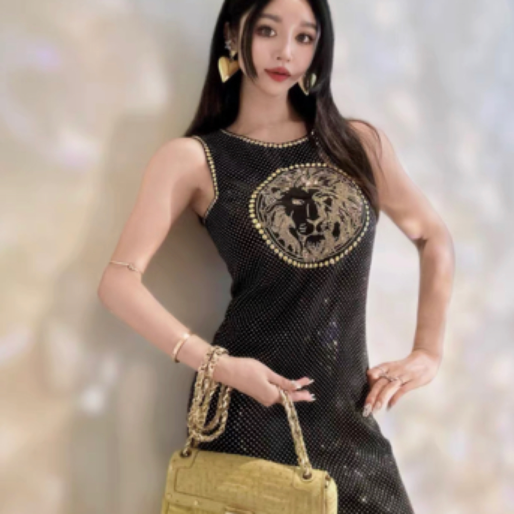 99新 VERSACE/范思哲 黑金铆钉连衣裙/40码/A03022