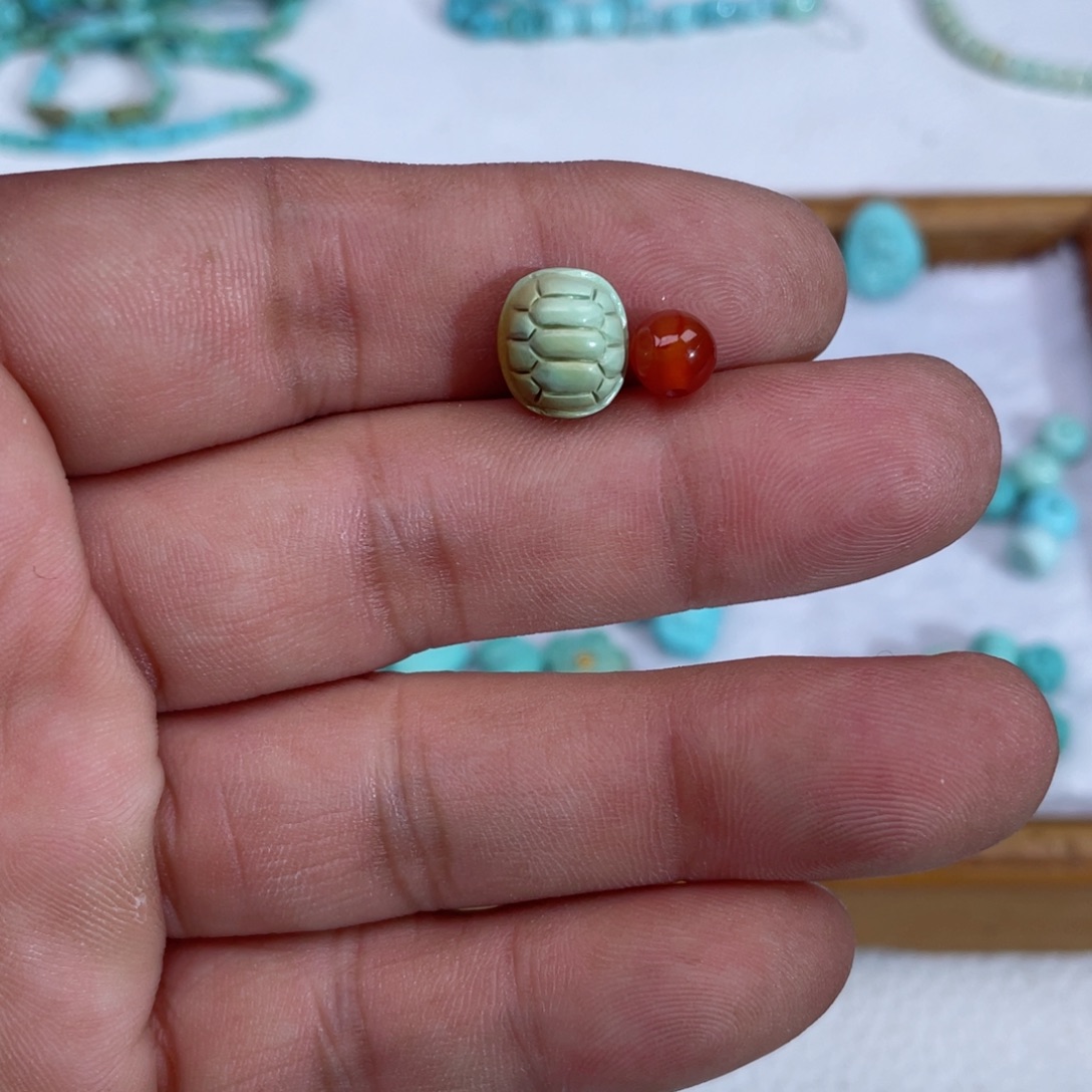 南红玛瑙未镶嵌颈饰047