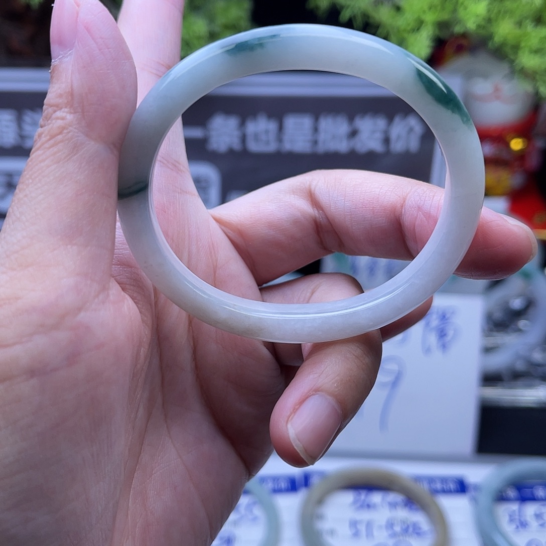 翡翠未镶嵌手镯翡翠