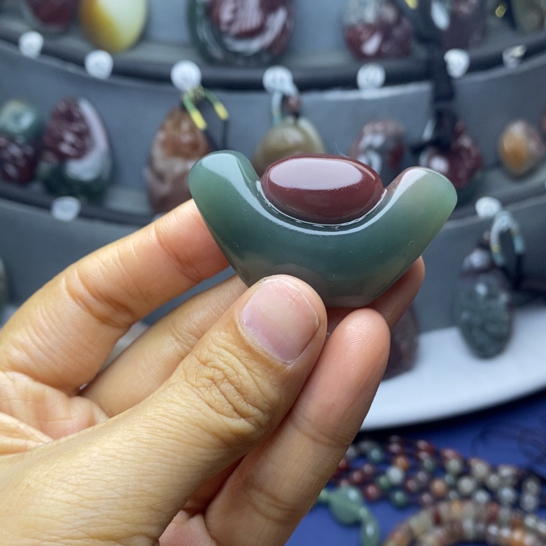 用***8玛瑙/玉髓未镶嵌吊坠(不含链)