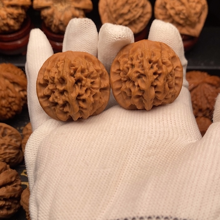 文玩核桃吊坠秦岭秦闷35修尖