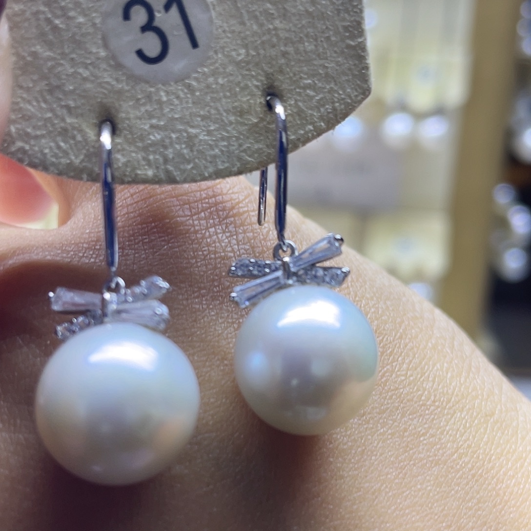 淡水珍珠银S925镶嵌耳饰