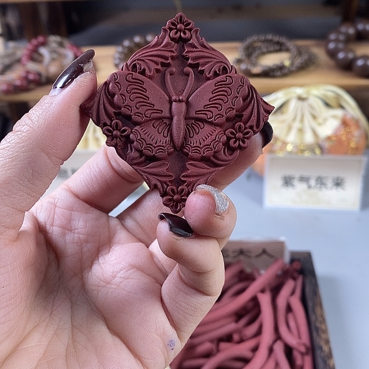 泥塑瑕疵花蕊蝴蝶吊坠