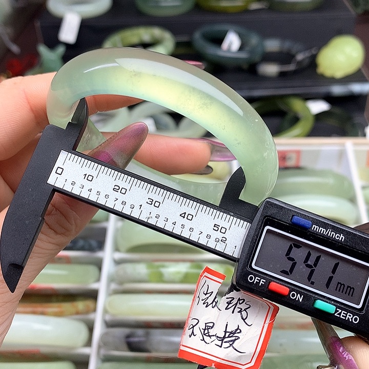 蛇纹石玉手镯未镶嵌554