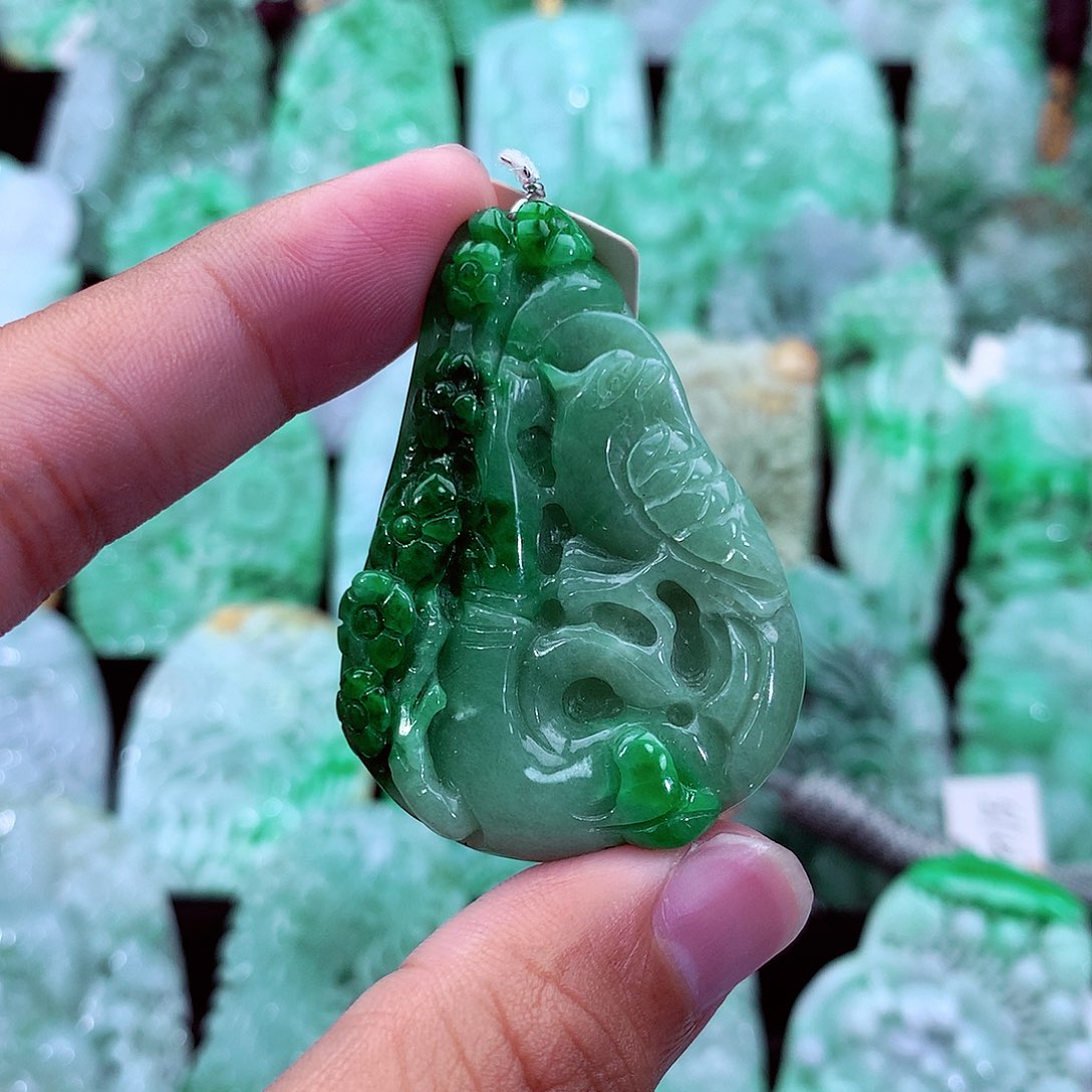 吊坠(不含链)未镶嵌翡翠