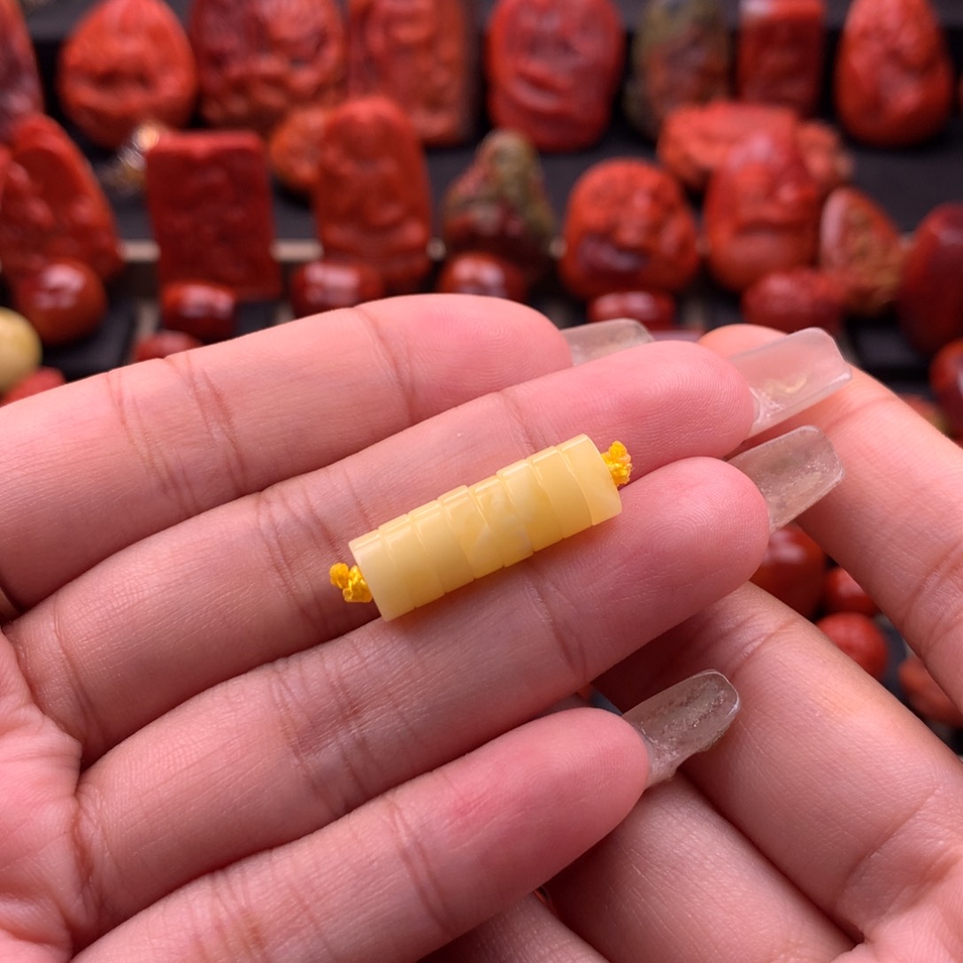 蜜蜡裸石未镶嵌两****吖原矿直切隔片8.1mm