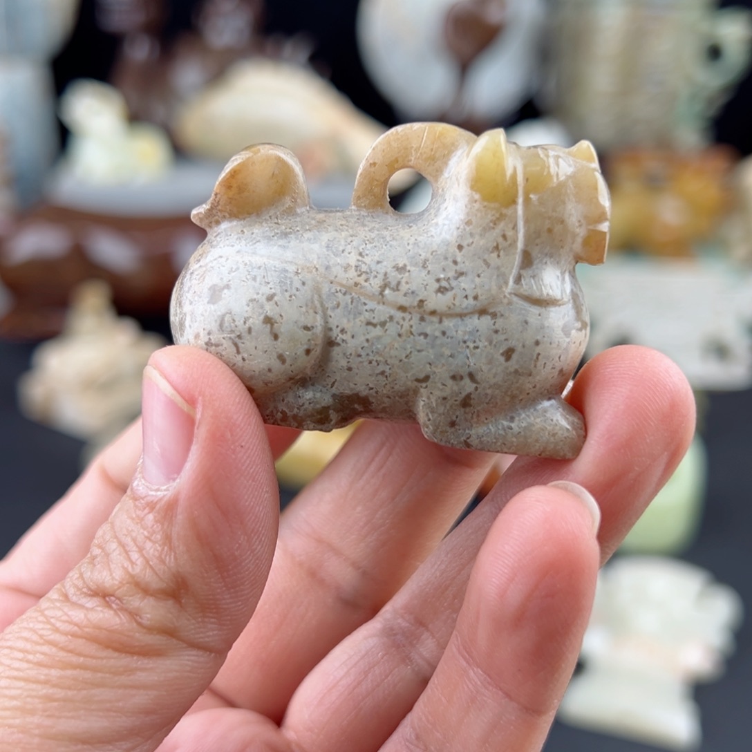 和田玉挂件未镶嵌好**荐