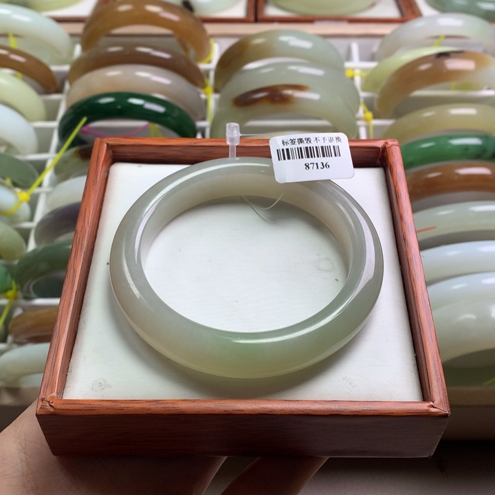 和田玉手镯未镶嵌57/58