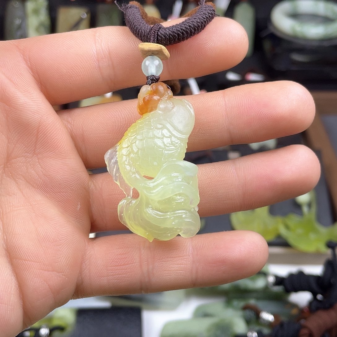 岫玉颈饰未镶嵌天然岫岩花玉小金鱼