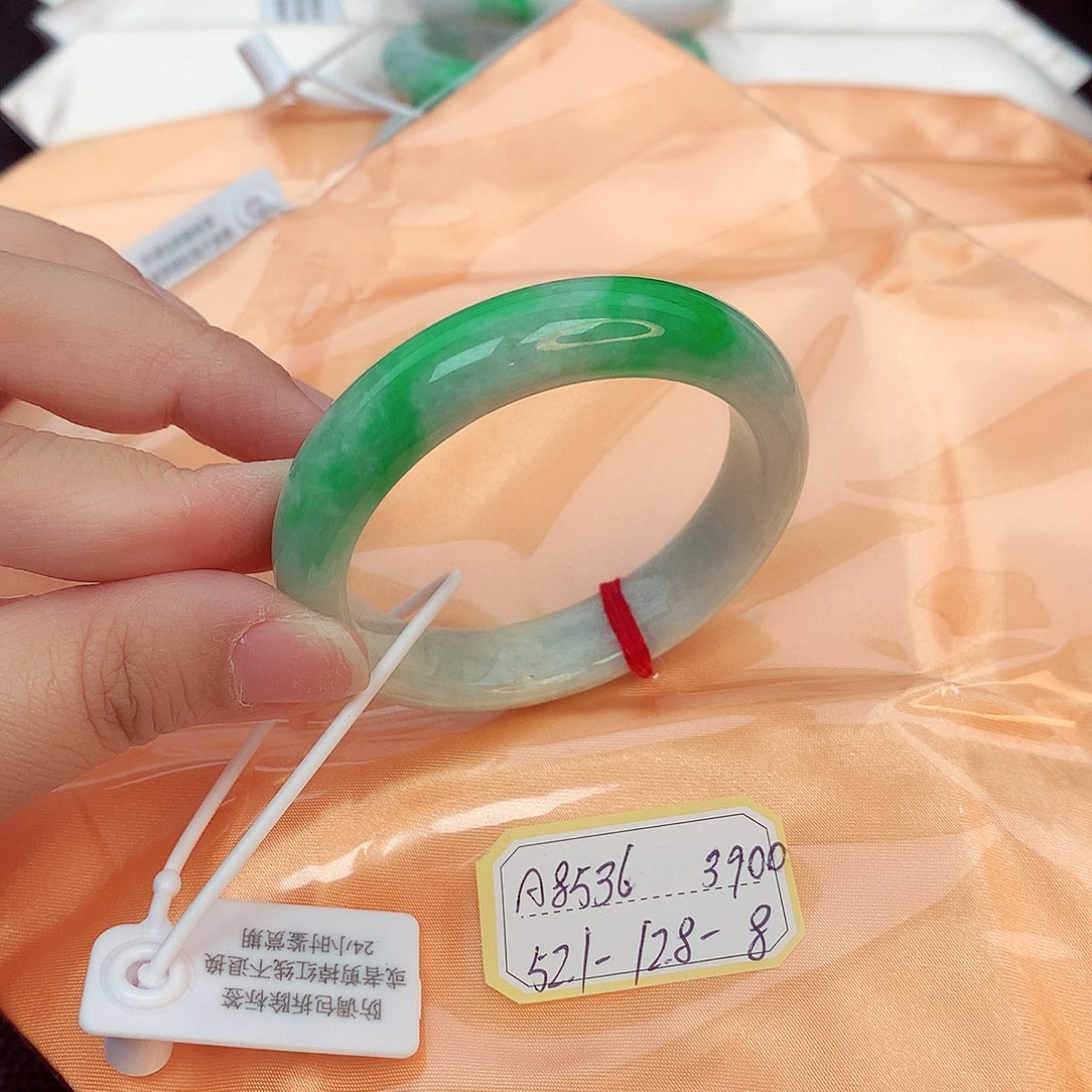 翡翠手镯未镶嵌天然缅甸翡翠A货
