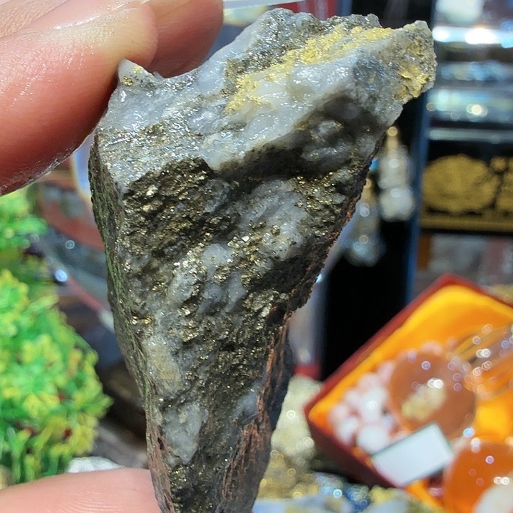 汽49.9g聚金阁天然明金矿标