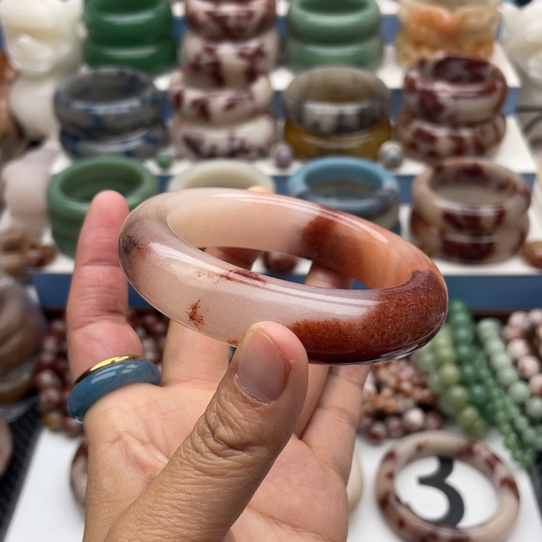 石英质玉（佘太翠）未镶嵌手镯