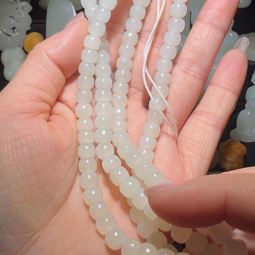 颈饰未镶嵌和田玉昆**石