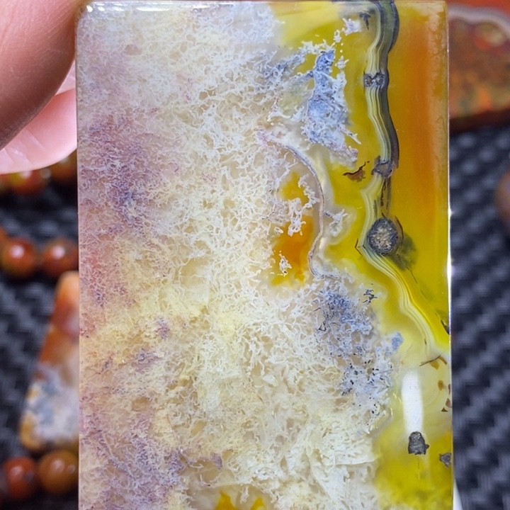 玛瑙/玉髓颈饰未镶嵌Z****?