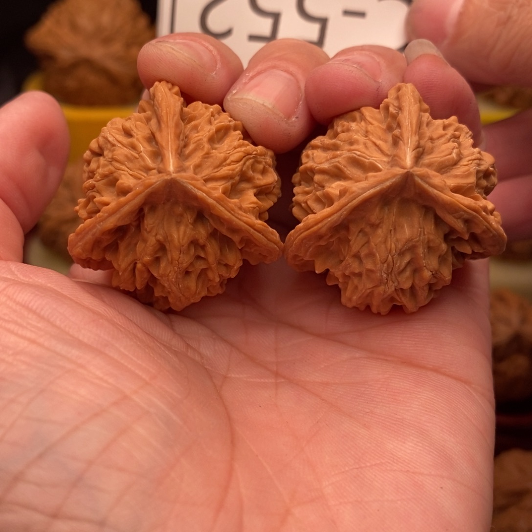 文玩核桃把件知****瘦正奔34