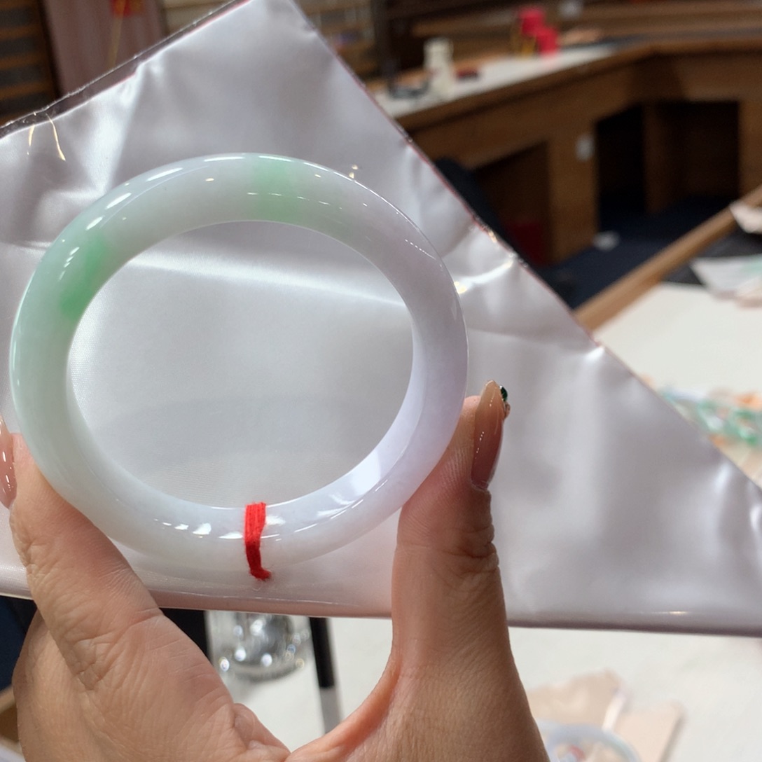 未镶嵌手镯翡翠48小时鉴赏