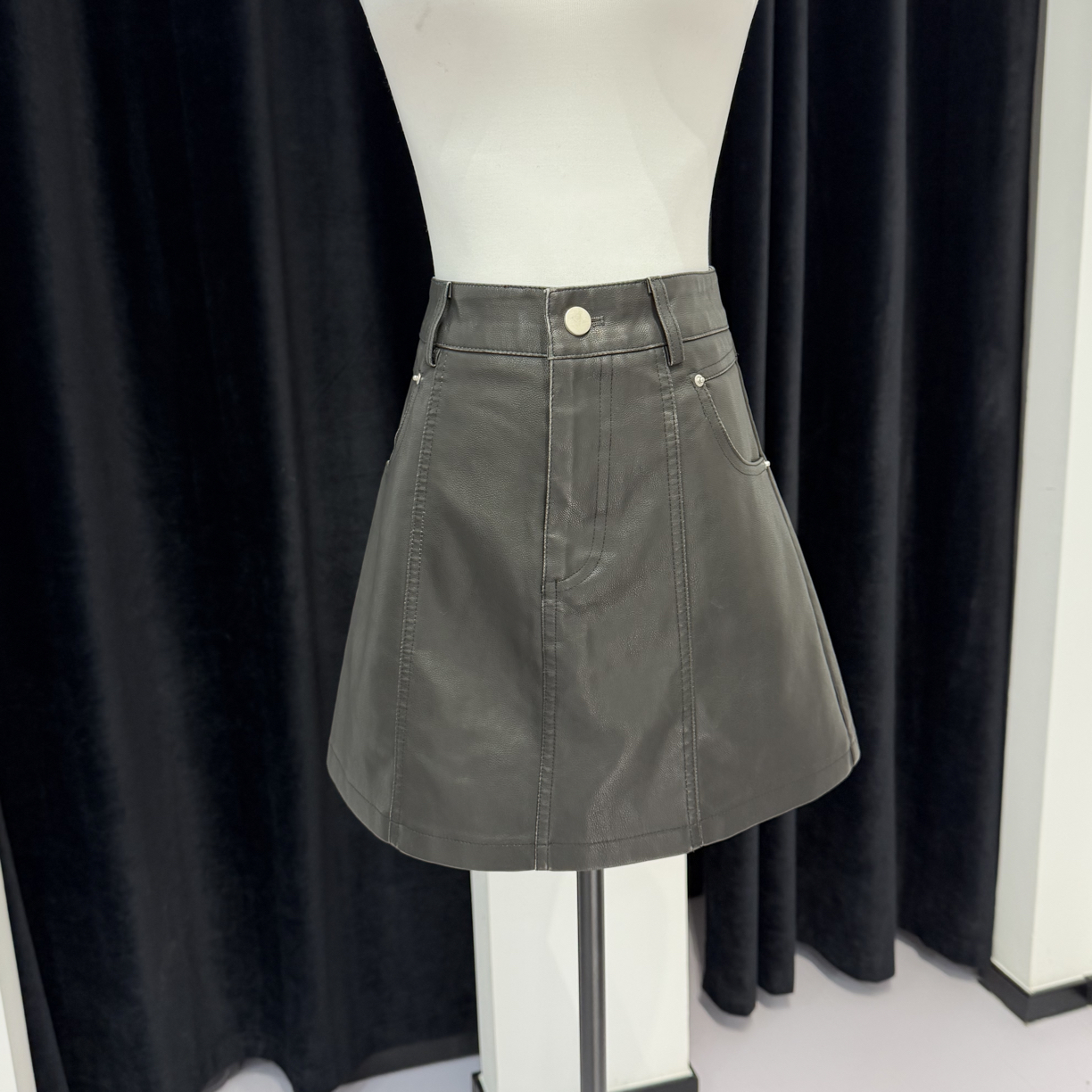 秋季高腰显瘦防走光A字包臀PU皮半身短裙时尚百搭