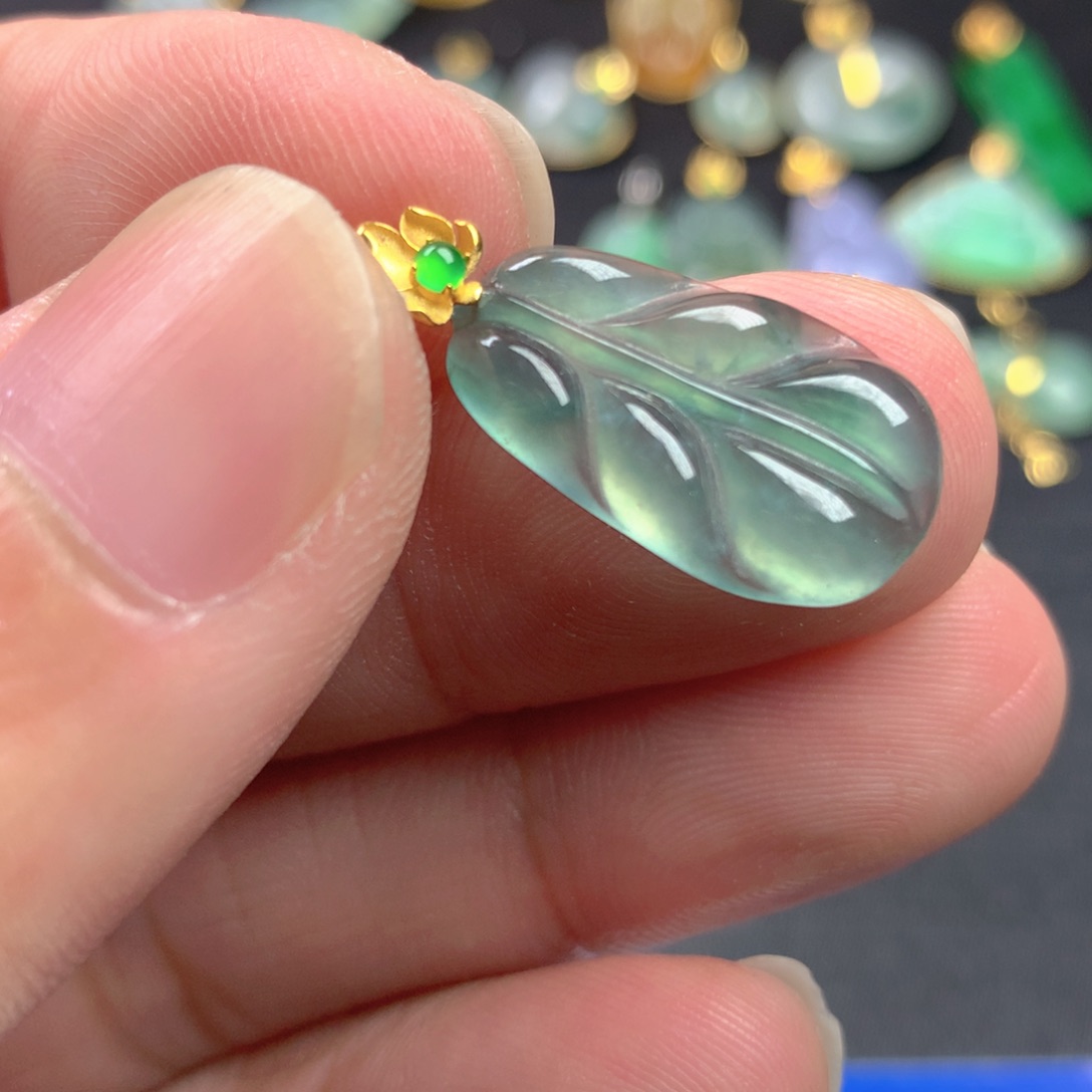 【闪购商品】颈饰18K金镶嵌翡翠翡翠