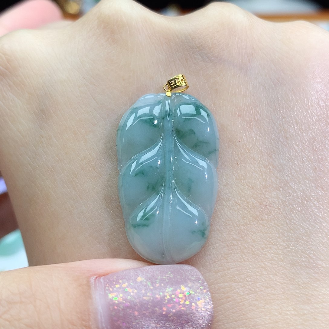 翡翠颈饰18K金镶嵌金枝玉叶