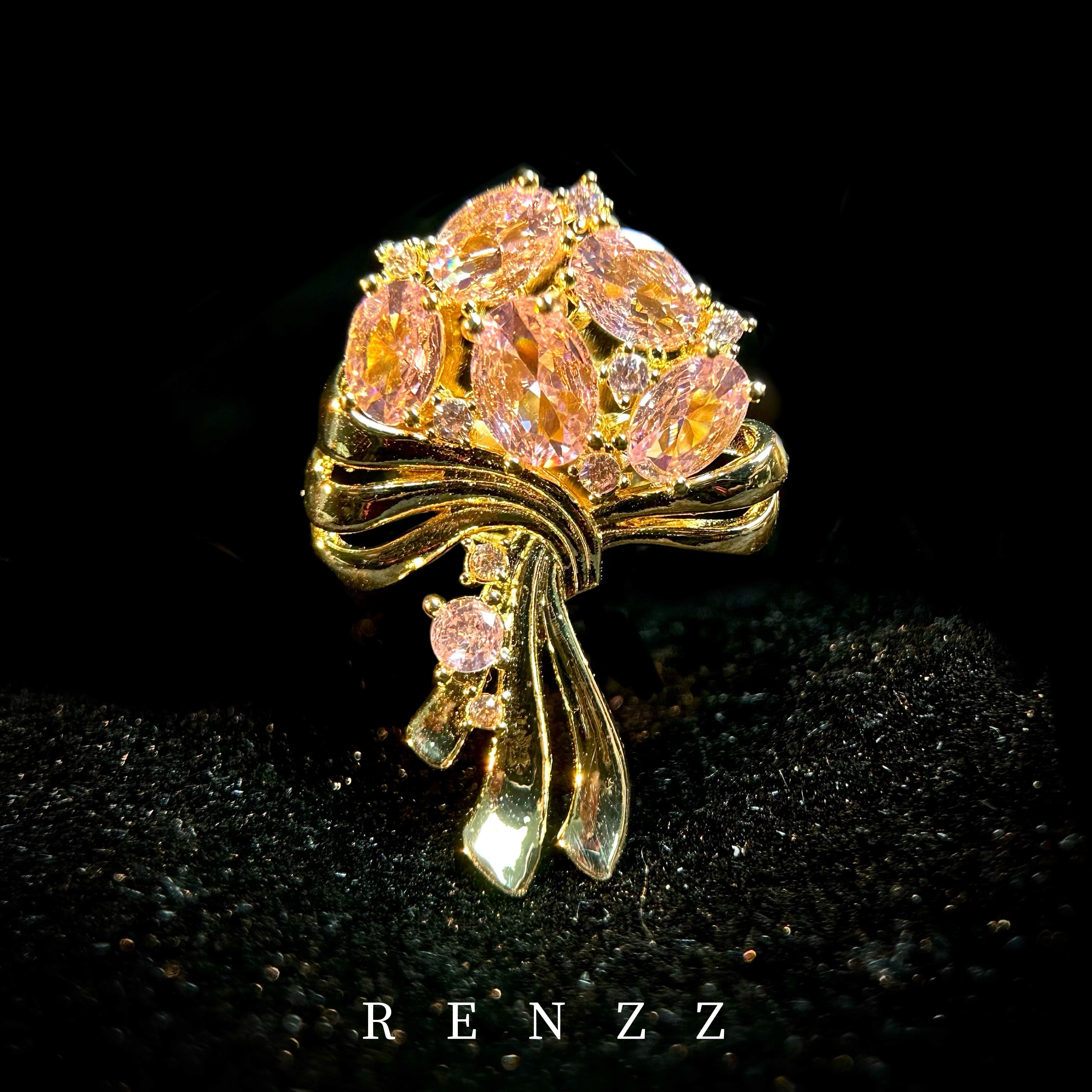    3632 镀K金 高定设计师粉色手捧花磁吸扣      