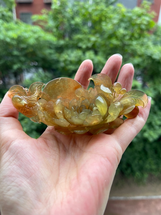 精美花玉俏色巧雕的花开富贵小摆件，颜色超美手工珠宝