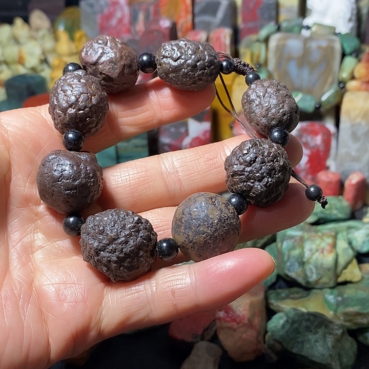 昌化鸡血石天雷子