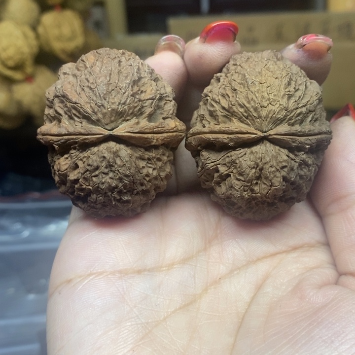 文玩核桃吊坠42麒麟狮子头绣球地闷