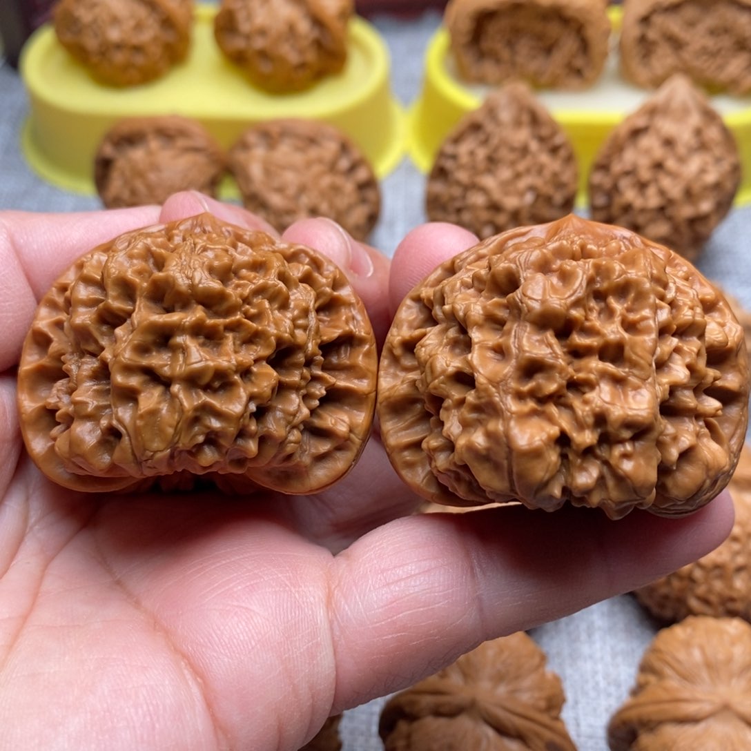 文玩核桃把件45麒麟纹官帽精品