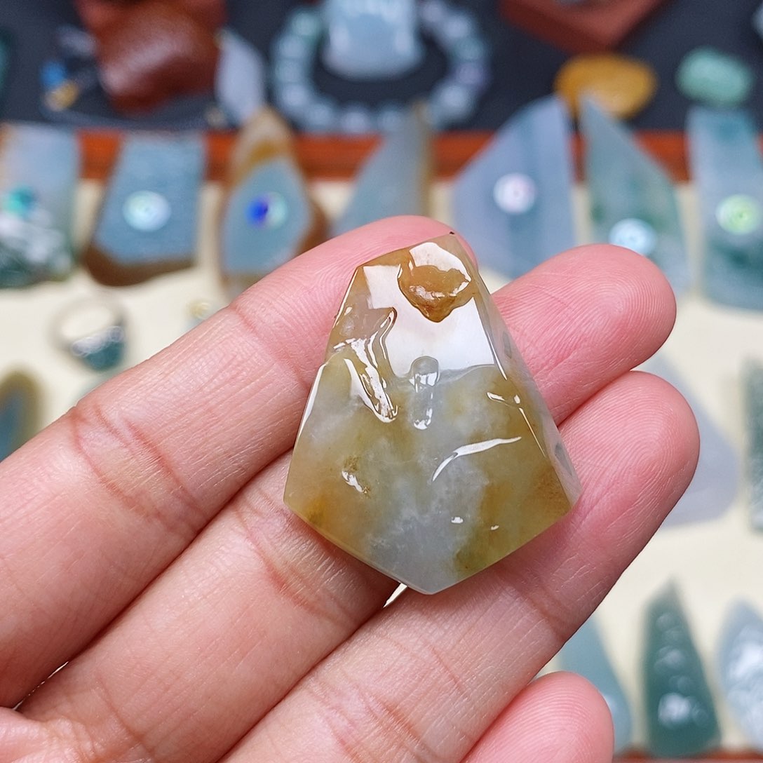 颈饰未镶嵌翡翠翡翠